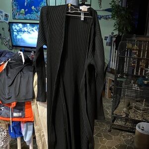 Long Elegant Legs Black Sweater mch